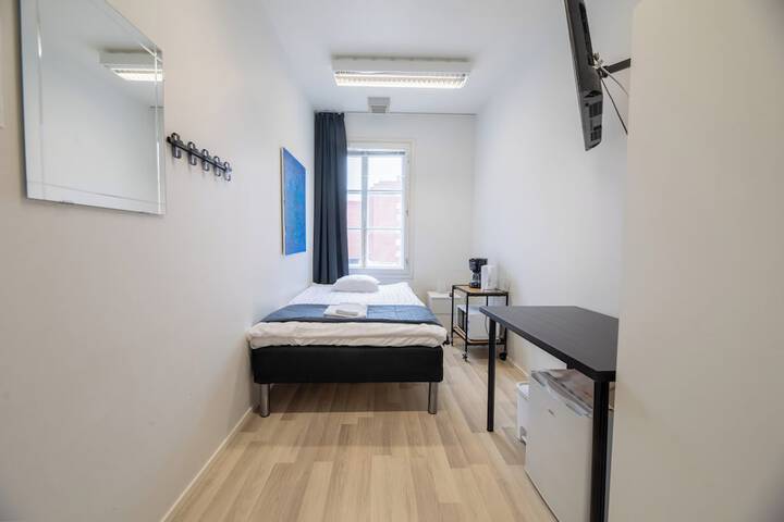 Room 3 of 69