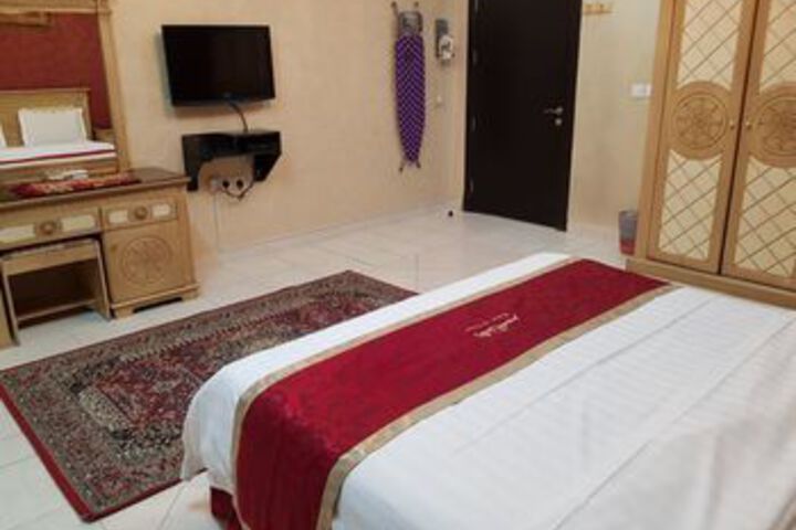 Room 8 of 24