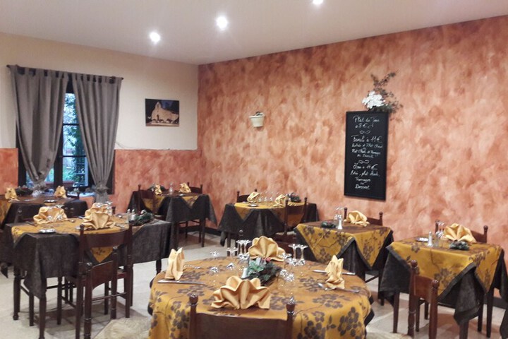 Dining 10 of 21