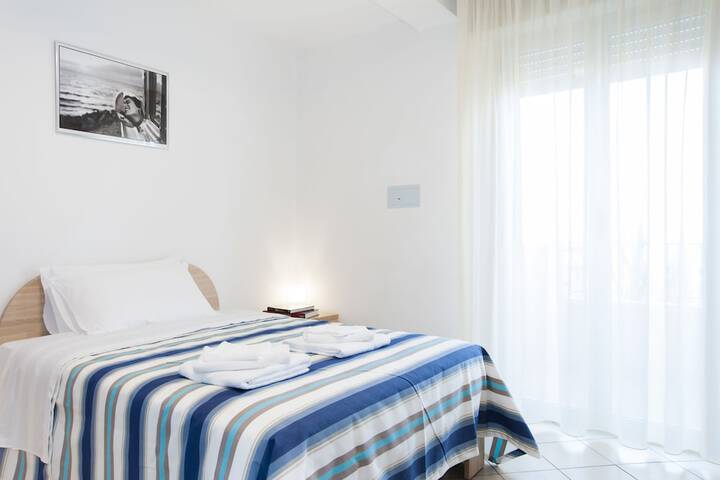 Room 6 of 34