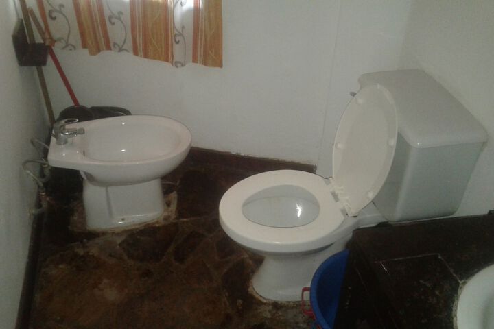 Room 4 of 18