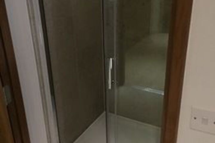 Room 2 of 8