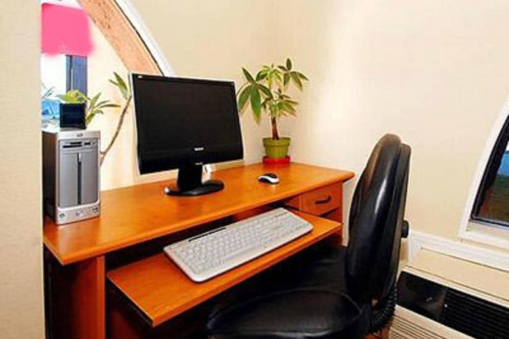 Business Center 39 of 47