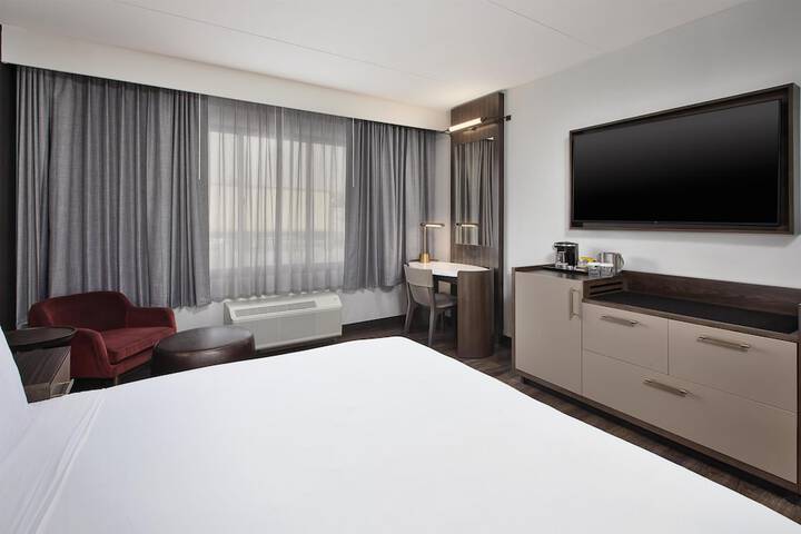 Room 14 of 50