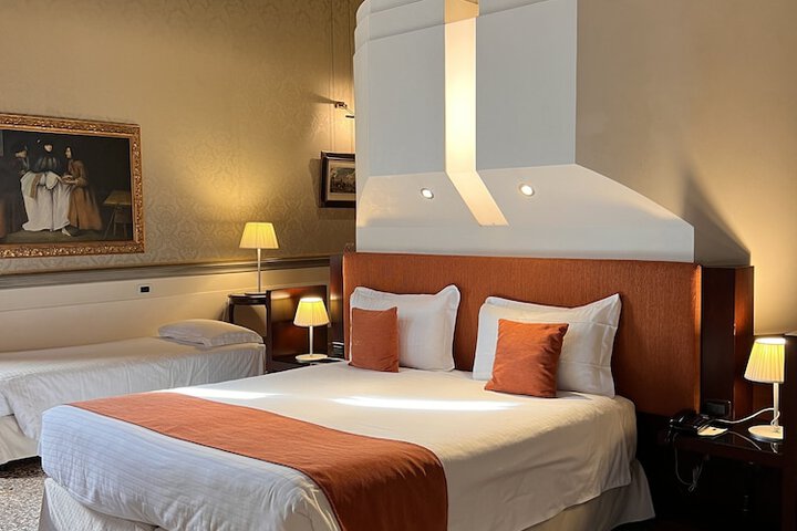 Room 148 of 290