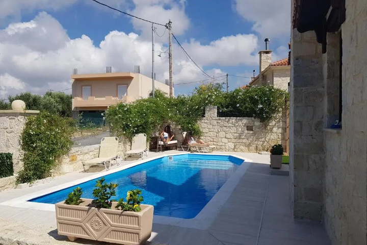 Pool 5 of 11