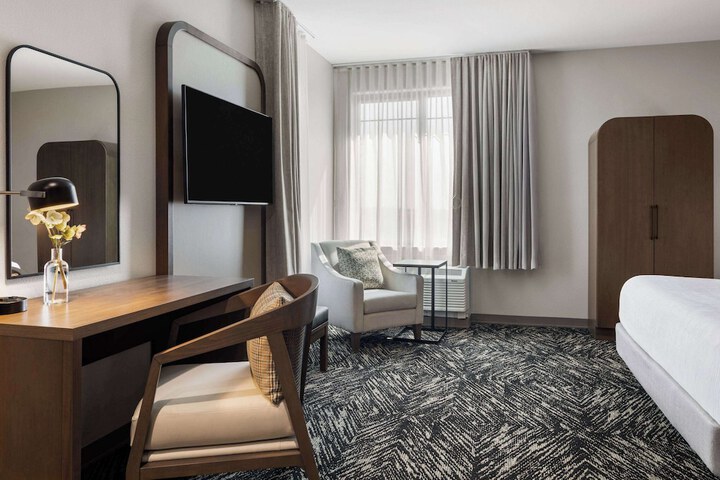 Room 16 of 64