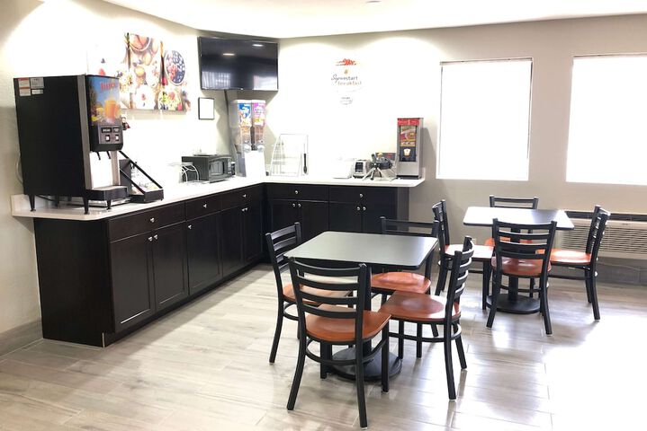 Breakfast/Coffee Service 29 of 39