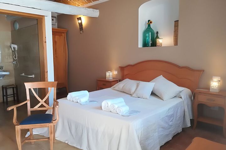 Room 2 of 27