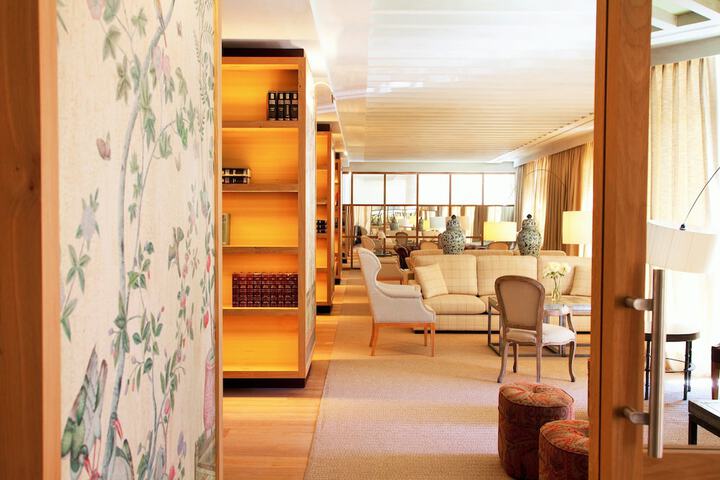 Hotel Lobby