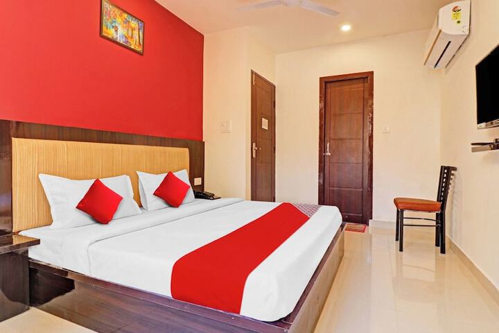 Room 4 of 12