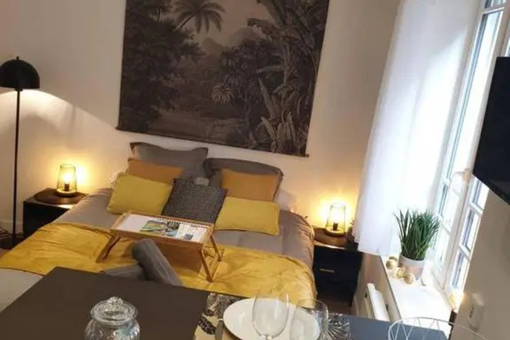 Room 2 of 11