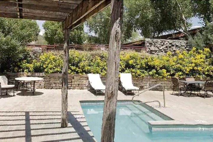 Pools & Facilities