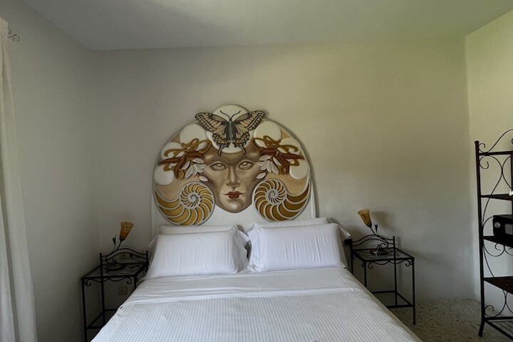 Room 6 of 55