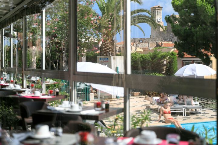 Breakfast/Coffee Service 82 of 141