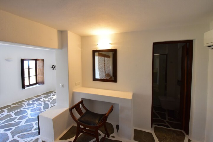 Room 32 of 101