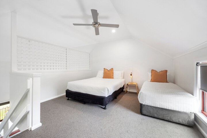 Room 35 of 108