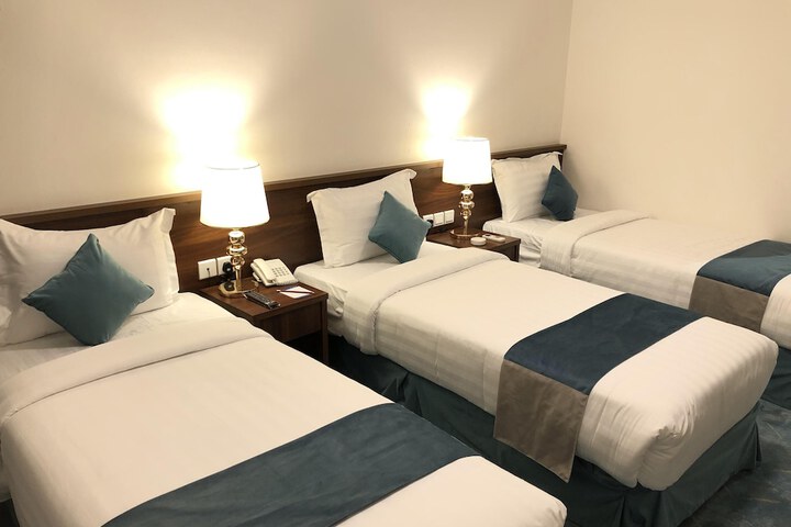 Room 10 of 20