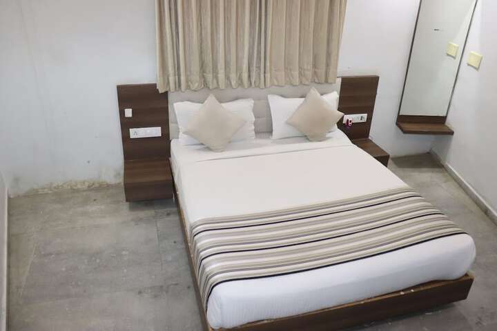 Room 2 of 15