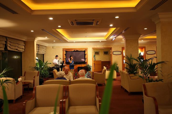 Lounge 153 of 174