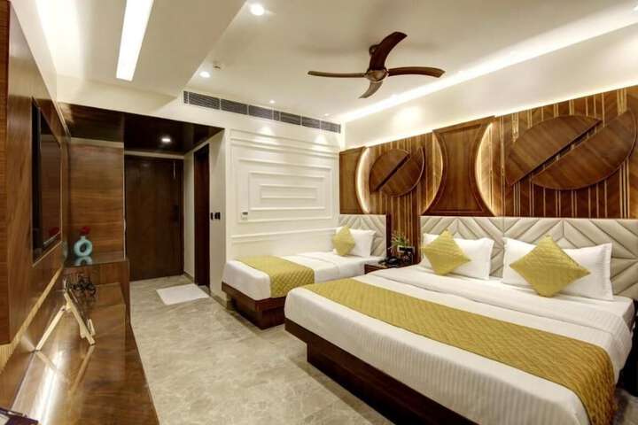 Room 3 of 41