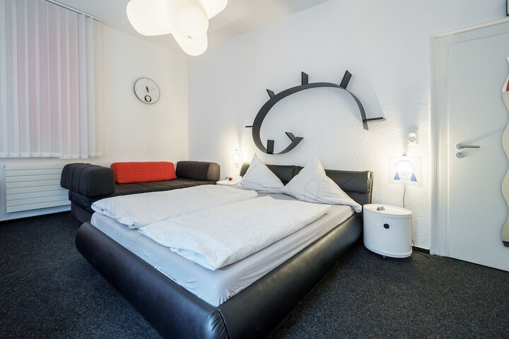 Room 11 of 41