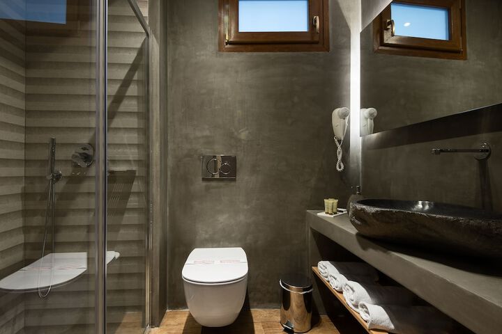 Room 15 of 24