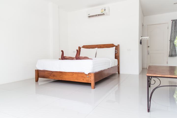 Room 36 of 353