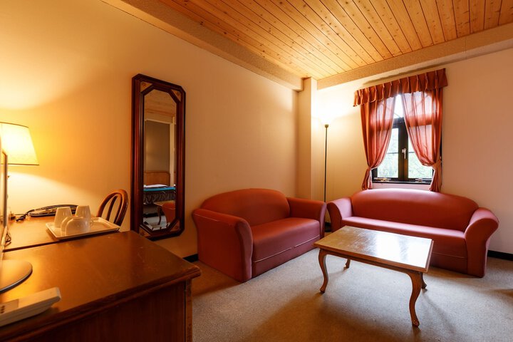 Room 6 of 59