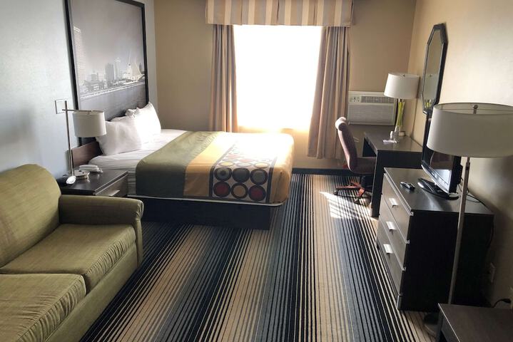 1 King Bed (7 of 25)