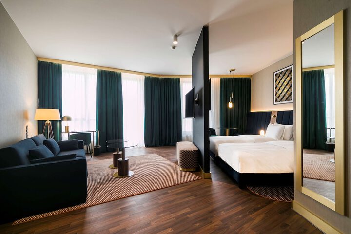 Room 54 of 170