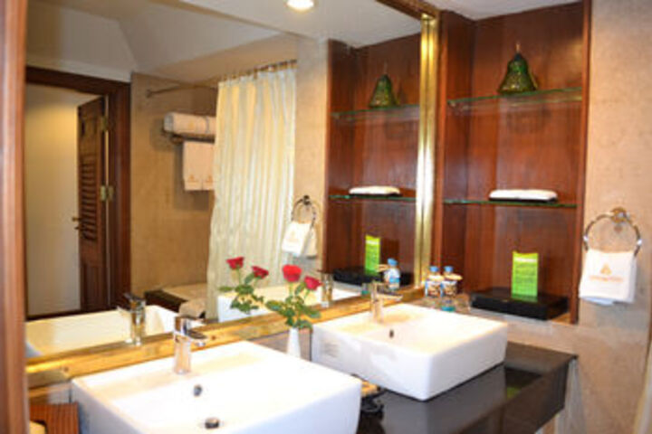 Room 6 of 92