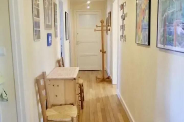 Room 8 of 13