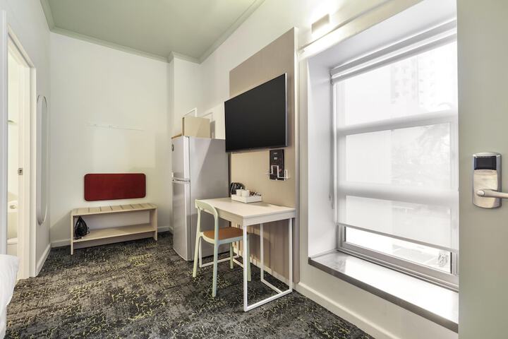 Room 75 of 156