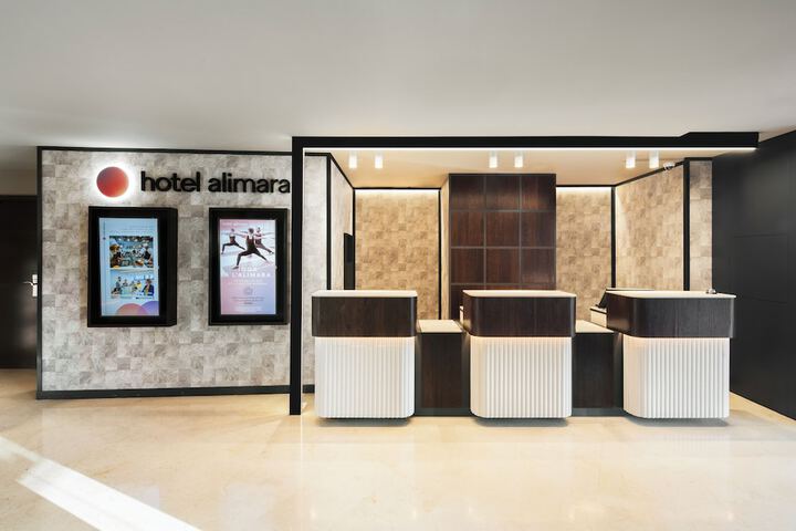 Hotel Interior 6 of 43