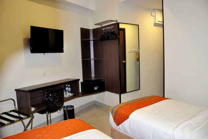 Room 10 of 49
