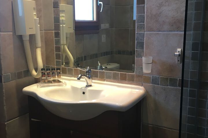 Room 5 of 14