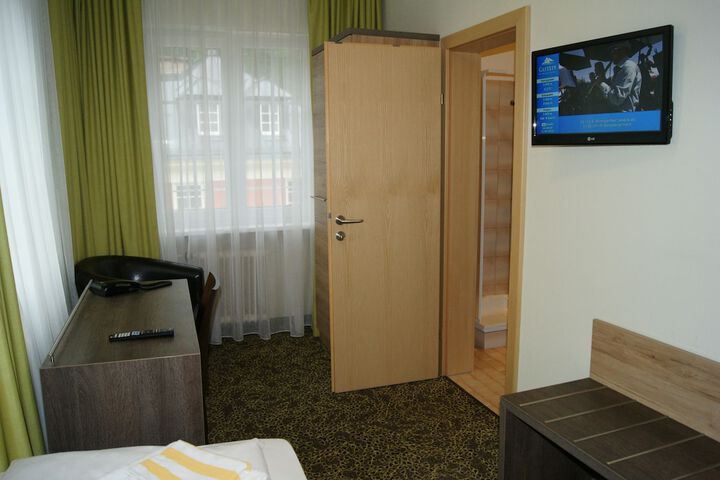 Room 29 of 141