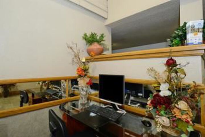 Business Center 6 of 23
