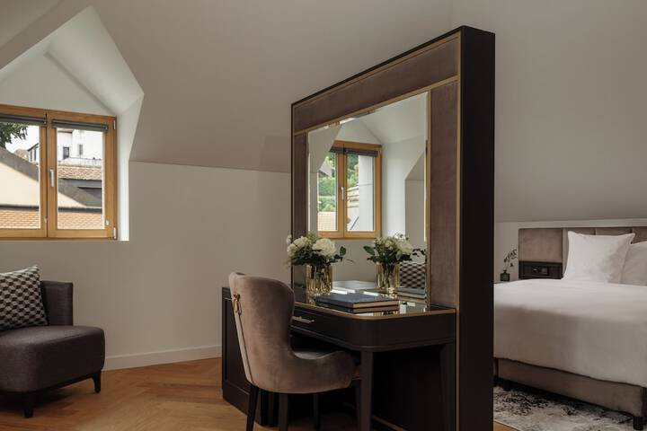 Room 16 of 55