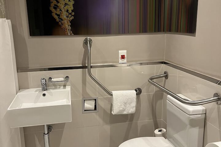 Room 20 of 46