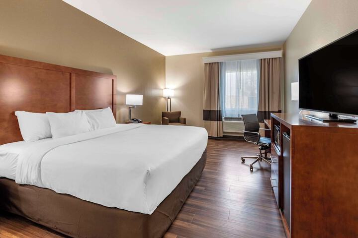 Room 8 of 32