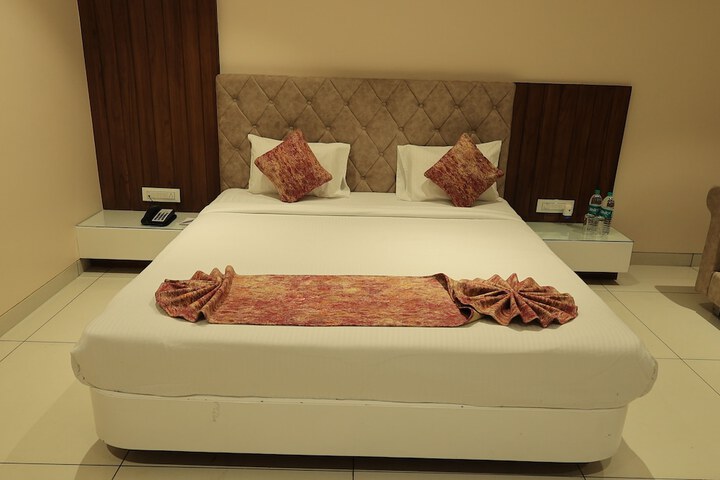 Room 32 of 75