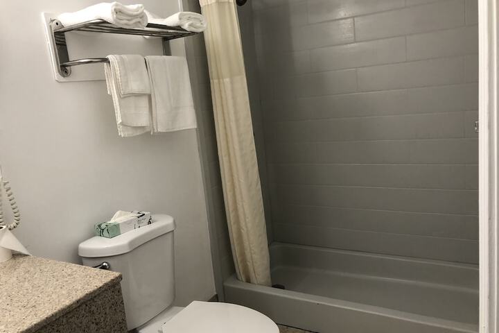 Room 17 of 35