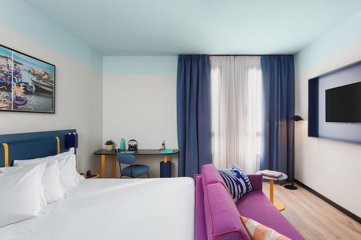 Room 20 of 44