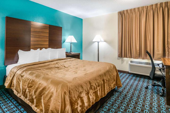 1 King Bed (15 of 16)