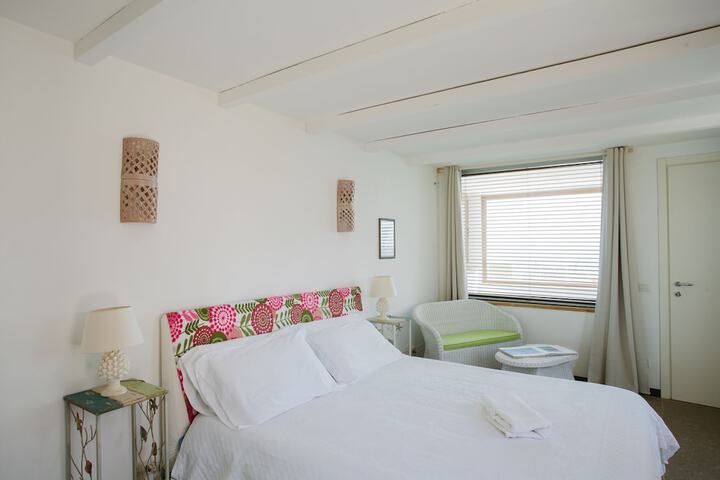 Room 15 of 137