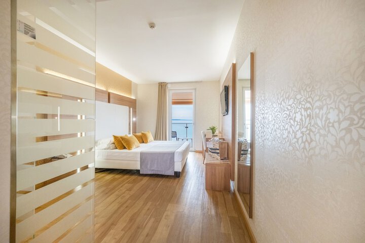 Room 18 of 63
