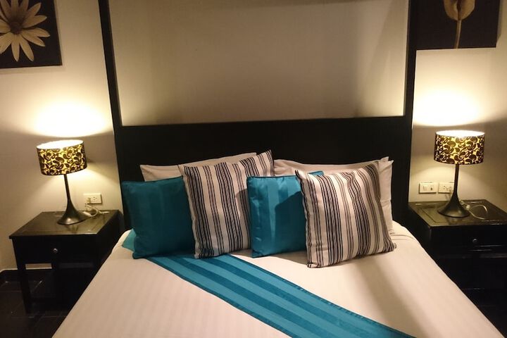 Room 13 of 116