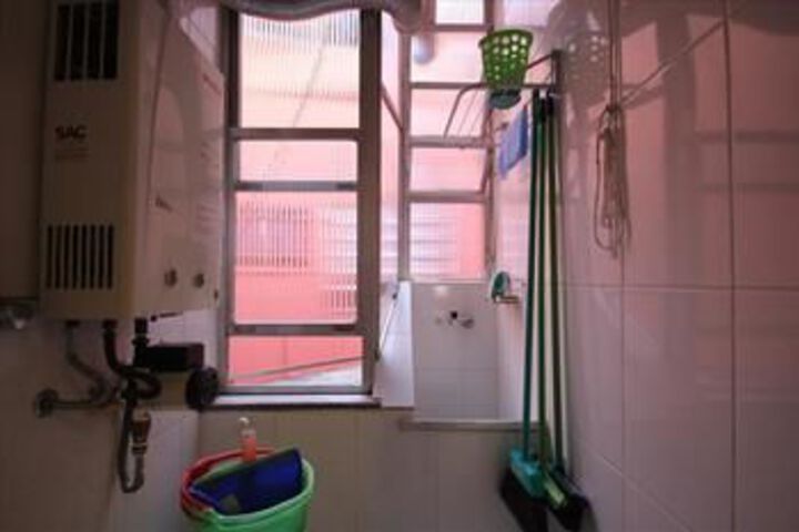 Room 20 of 32